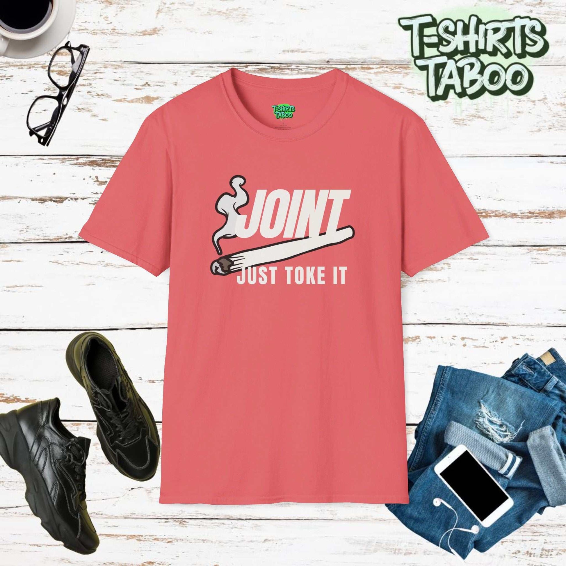 Show your love for smoking with our "Just Toke It" t-shirt. Ideal for joint smokers who appreciate a stylish and relaxed vibe. A must-have addition to your wardrobe.