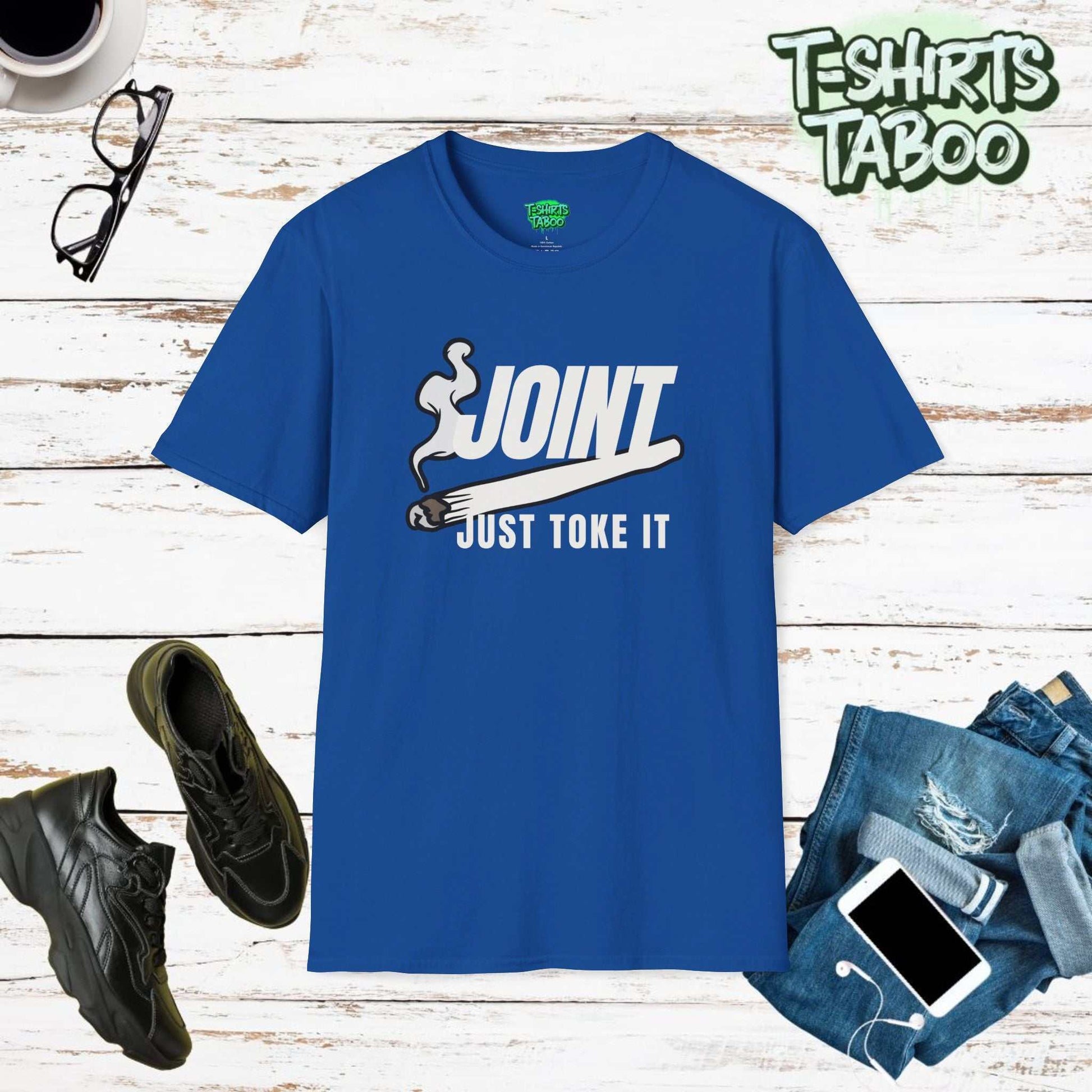 Show your love for smoking with our "Just Toke It" t-shirt. Ideal for joint smokers who appreciate a stylish and relaxed vibe. A must-have addition to your wardrobe.